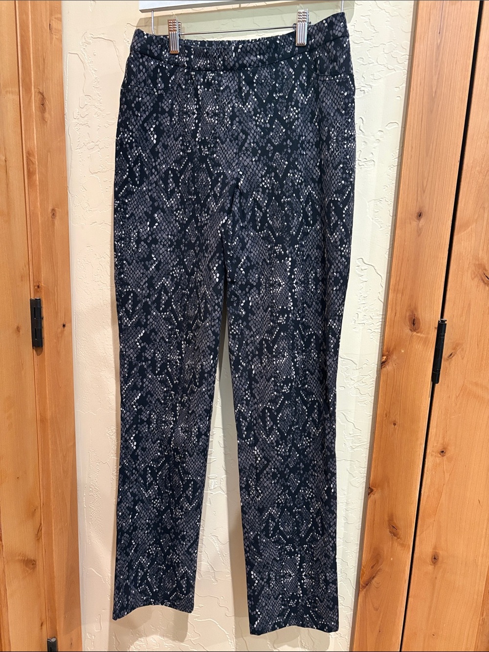 Isaac Mizrahi Navy Snake-Print Stretch Pants Size 6